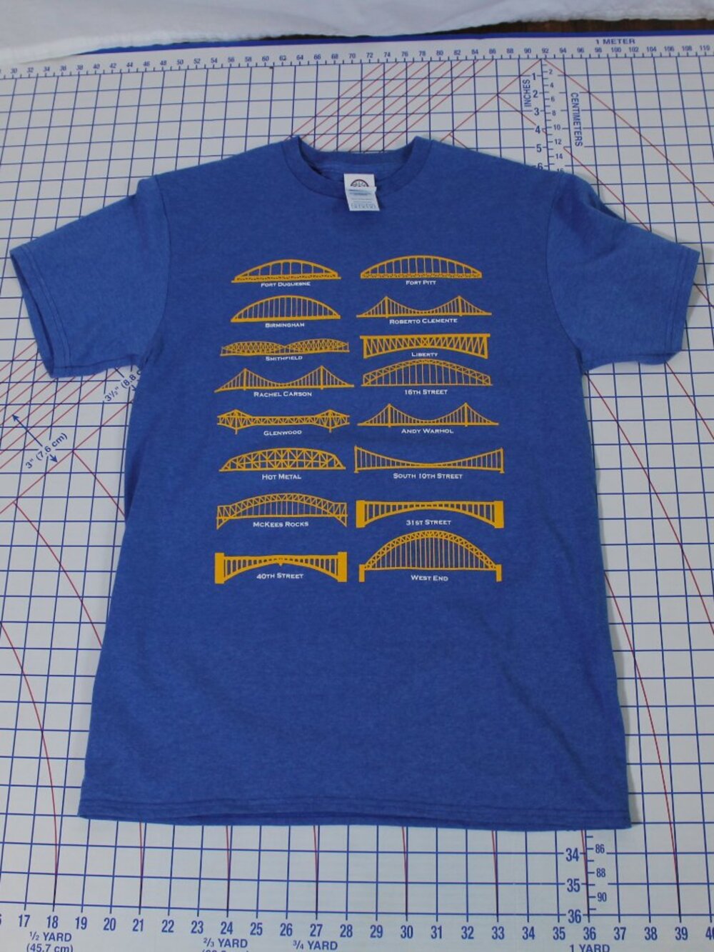 NWOT Delta Pittsburgh Bridges Blue T-Shirt Unisex Medium